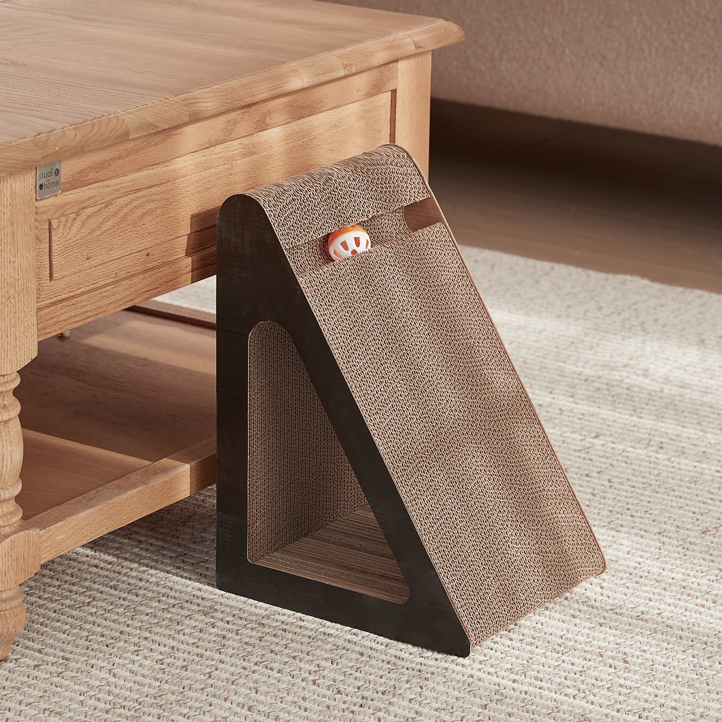 Triangle Corrugated Cardboard Cat Scratcher with Bell Ball – Corner-Friendly Design
